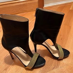 Open toes leather shoes with back zipper